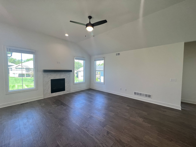 1303 Sw Heartwood Dr - Photo 3 of 32