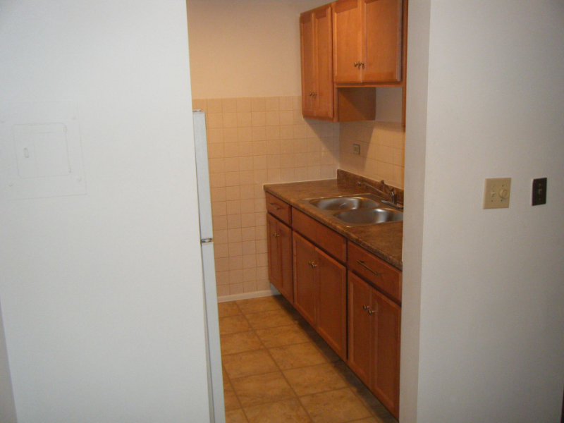 543 Brookside Dr #B - Photo 3 of 5