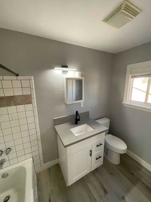 214 Spruce St - Photo 7 of 10