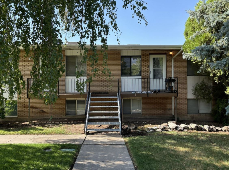 495 En #2 - Photo 3 of 12