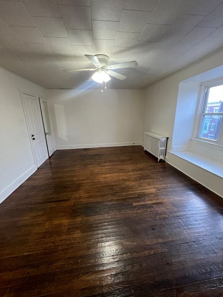 525 W Market St - Photo 2 of 11