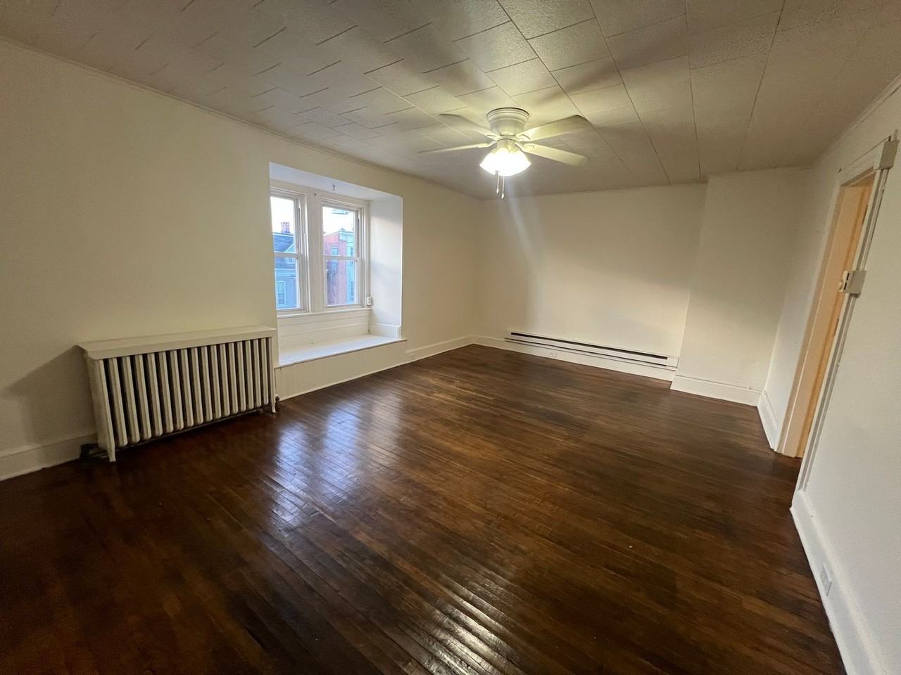 525 W Market St - Photo 4 of 11