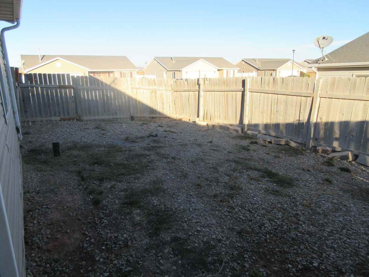 534 W 1950 N - Photo 4 of 11