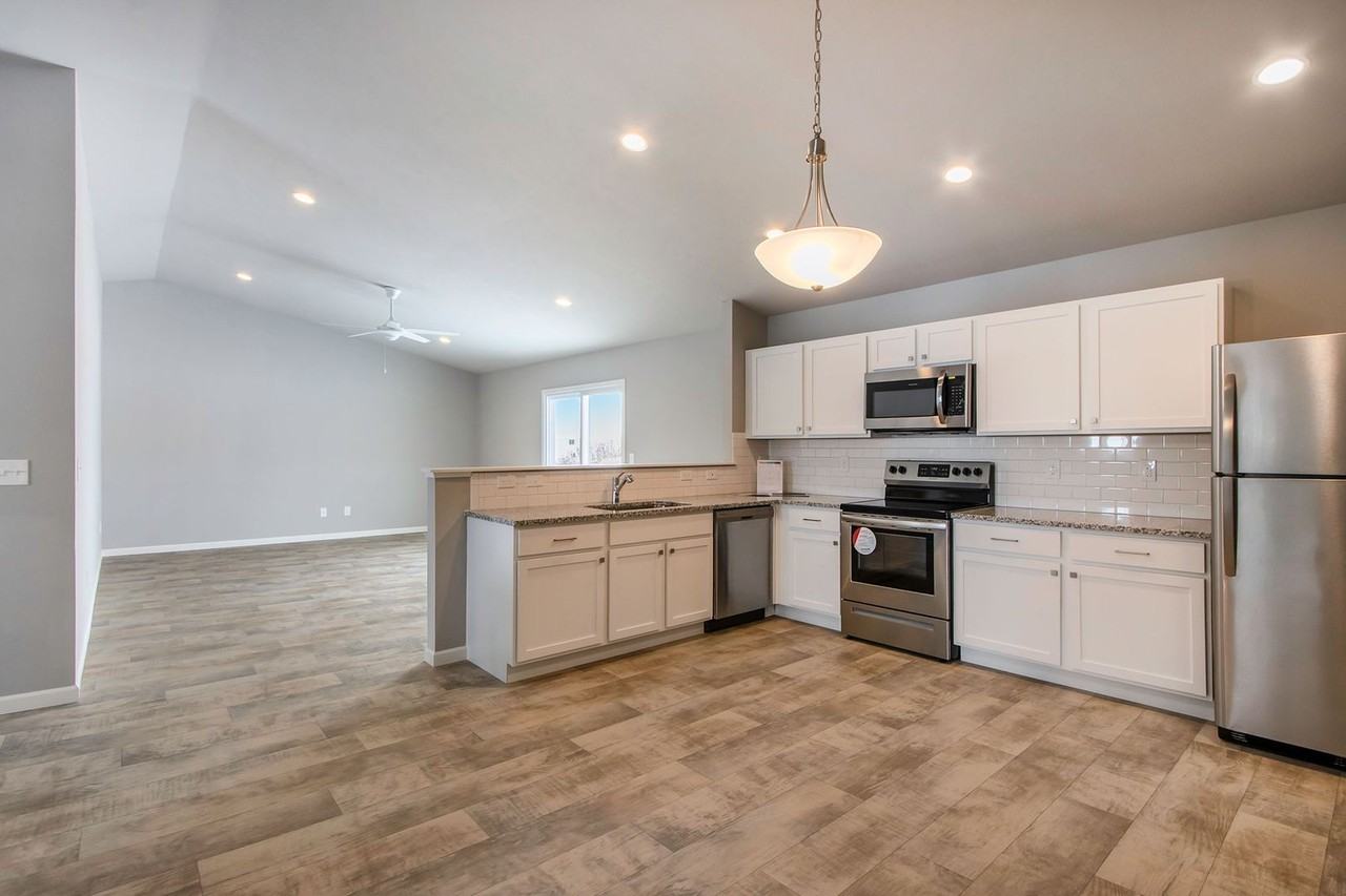 1716 Harper Grove Ln - Photo 2 of 17