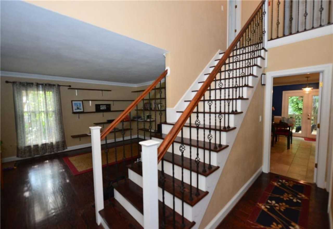 112 Orchard St - Photo 5 of 17