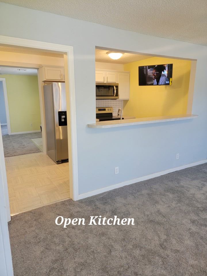 2154 S Seneca St #NA - Photo 3 of 16