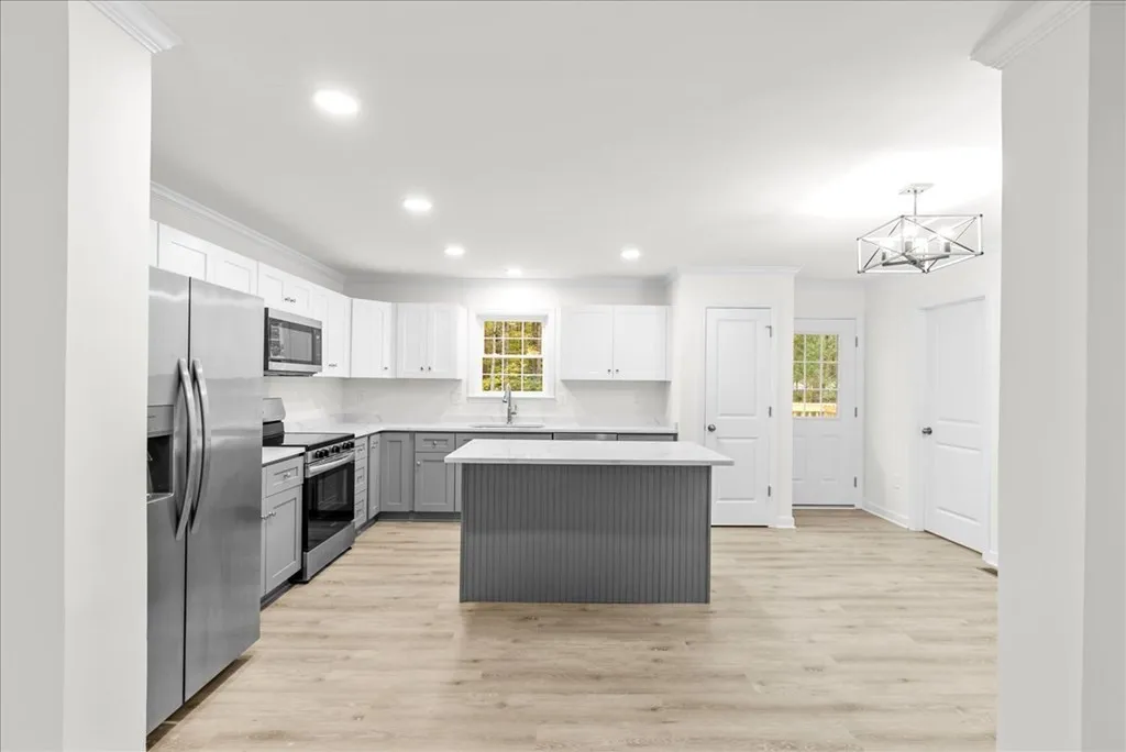 529 Lewis Rd #NA - Photo 3 of 8