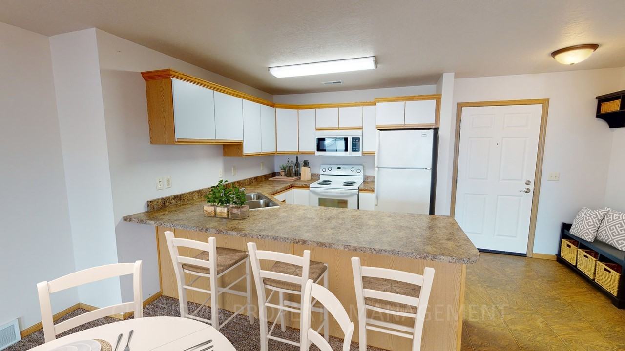 911 N Oaks Ave #214 - Photo 6 of 19