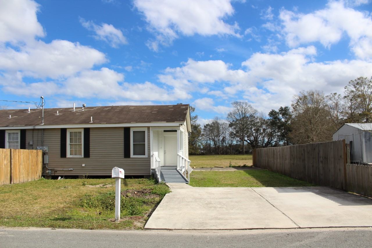 1911 Ricouard Rd #NA - Photo 2 of 50
