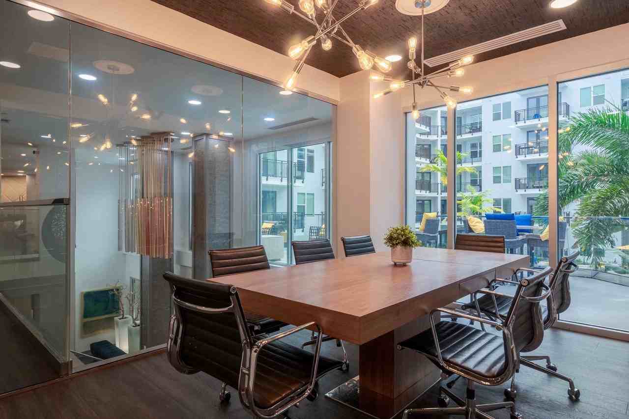 Society Westshore Apartments - Photo 5 of 32