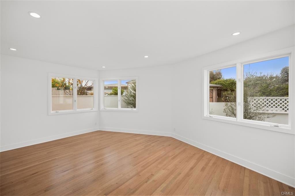 1 Park Pl - Photo 2 of 8