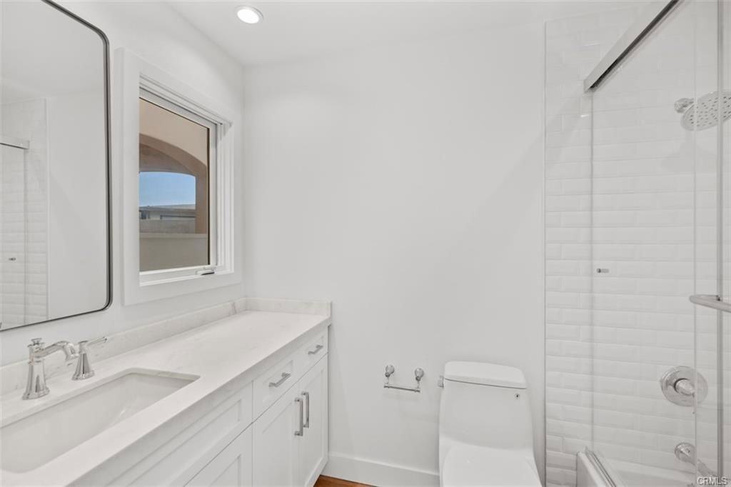 1 Park Pl - Photo 3 of 8