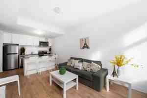 featured image of 1740 Simcoe Street North