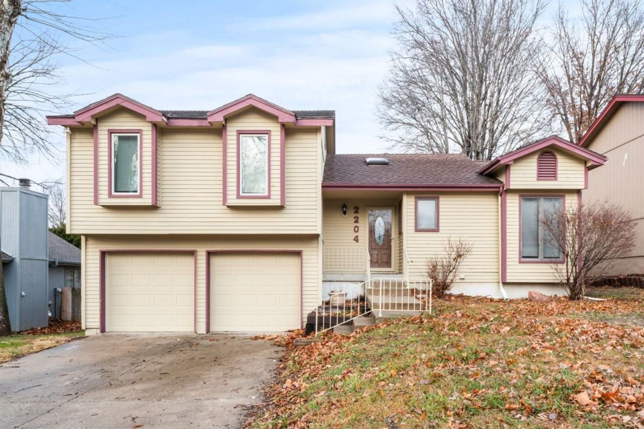 2204 Nw 58th St - Photo 2 of 45