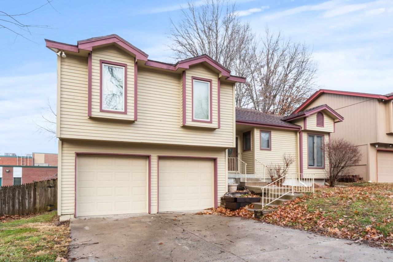 2204 Nw 58th St - Photo 3 of 45