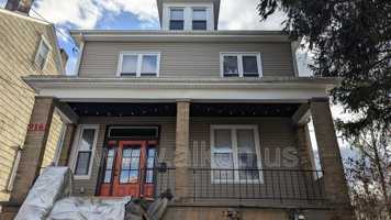 featured image of 916 Deely St