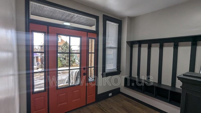 916 Deely St - Photo 3 of 22