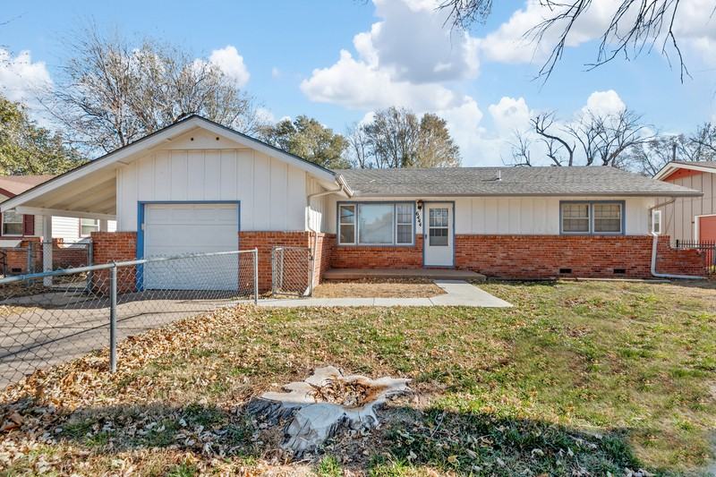 6444 N Randall Dr - Photo 6 of 40