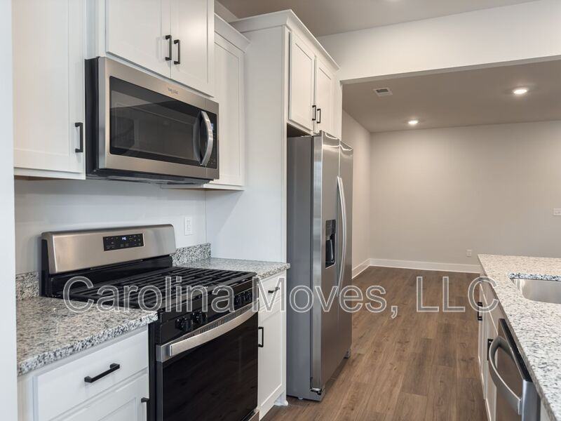 406 Hazelcote Rd - Photo 6 of 16