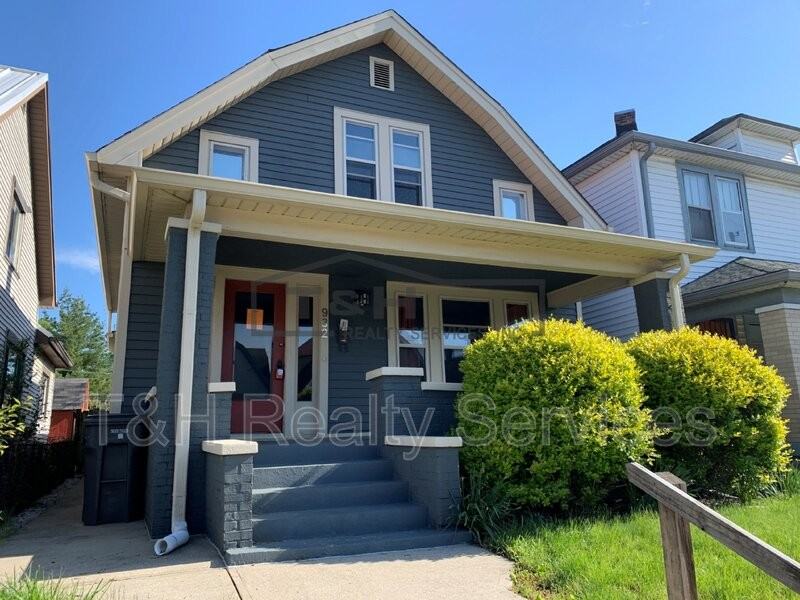 932 E Morris St - Photo 3 of 32