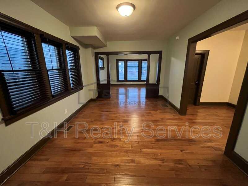 932 E Morris St - Photo 6 of 32