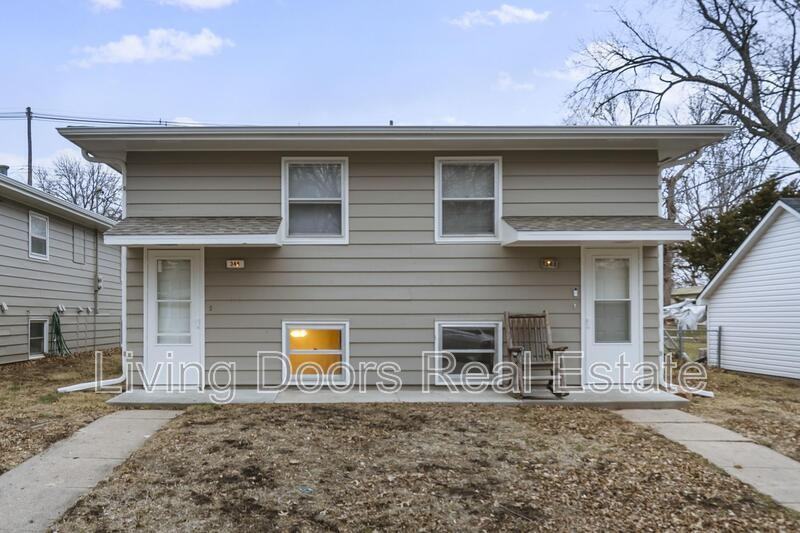 344 S 5th St - Photo 2 of 22