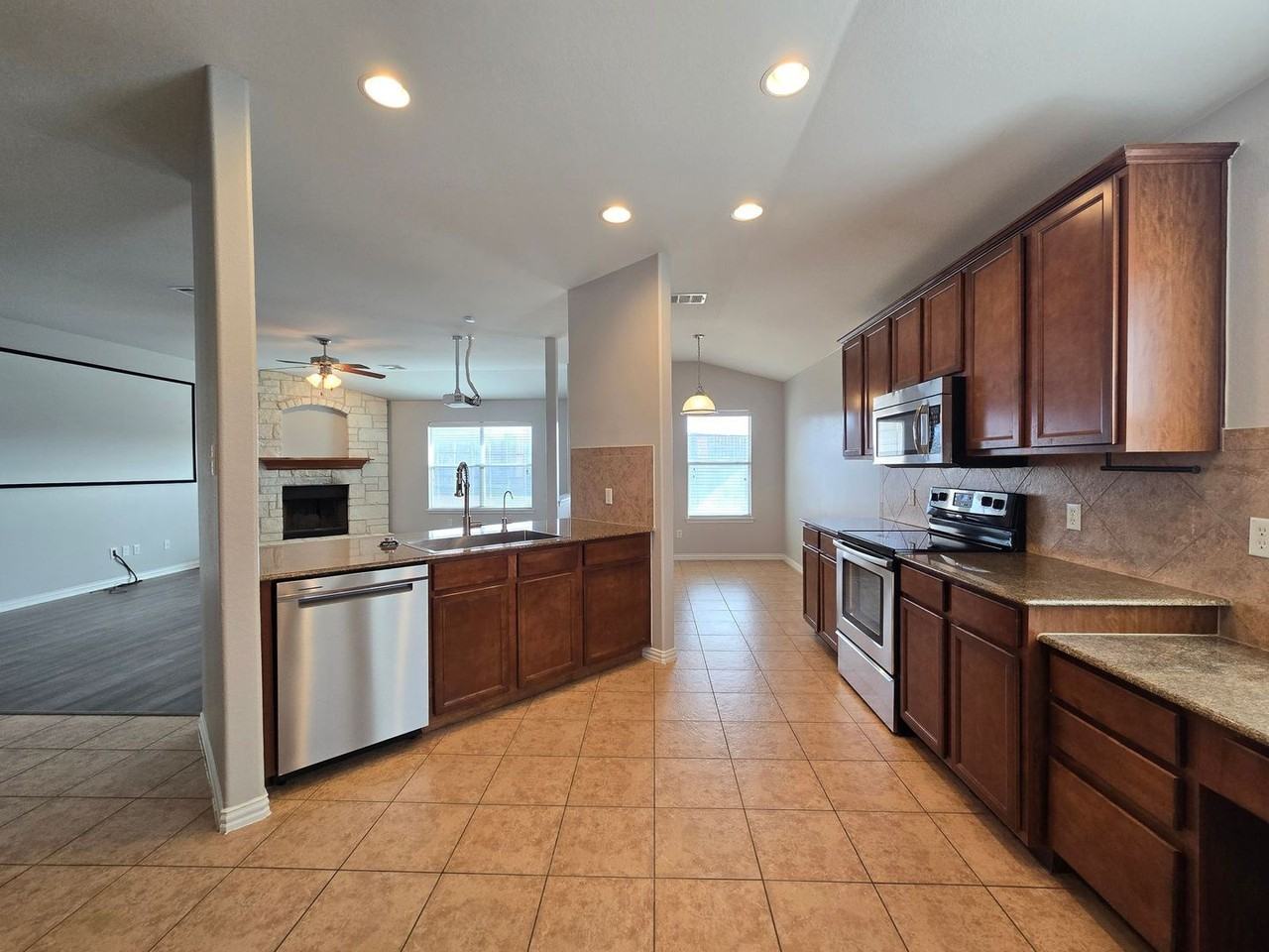 2609 Red Fern Dr - Photo 5 of 27