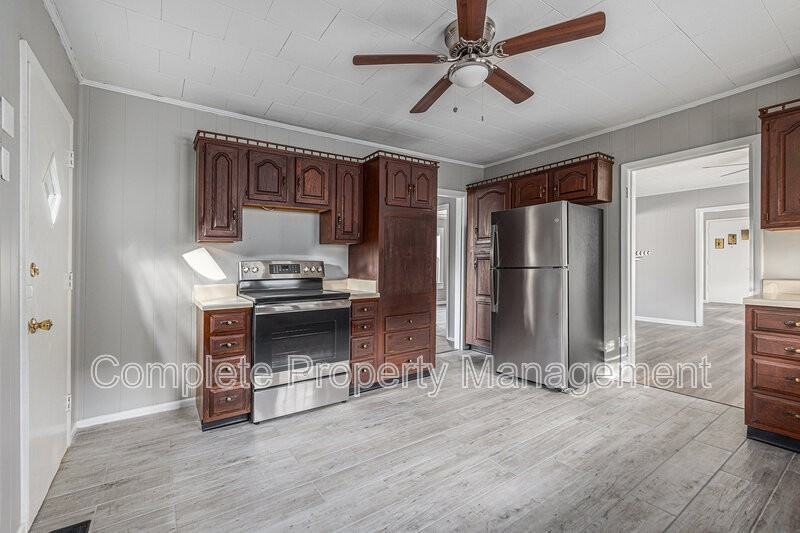 1174 Birmingham St - Photo 5 of 20