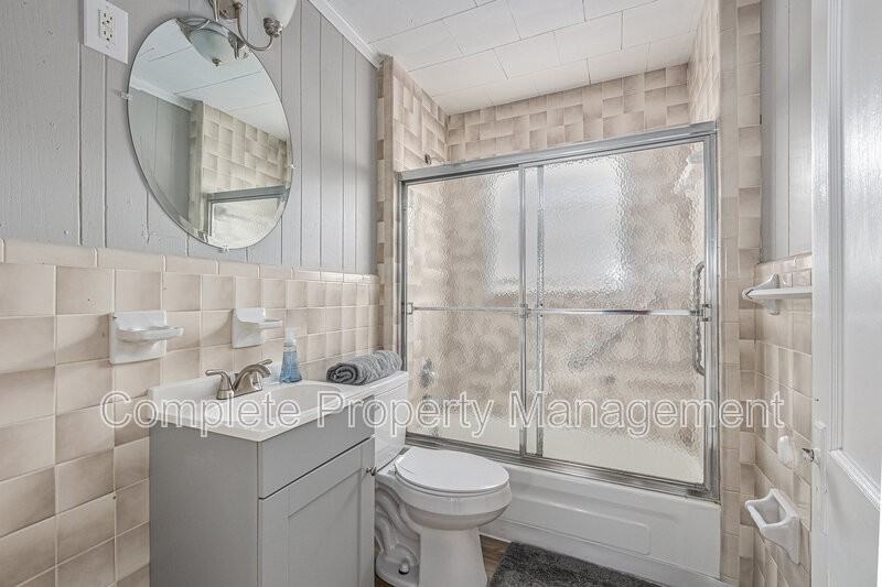 1174 Birmingham St - Photo 7 of 20