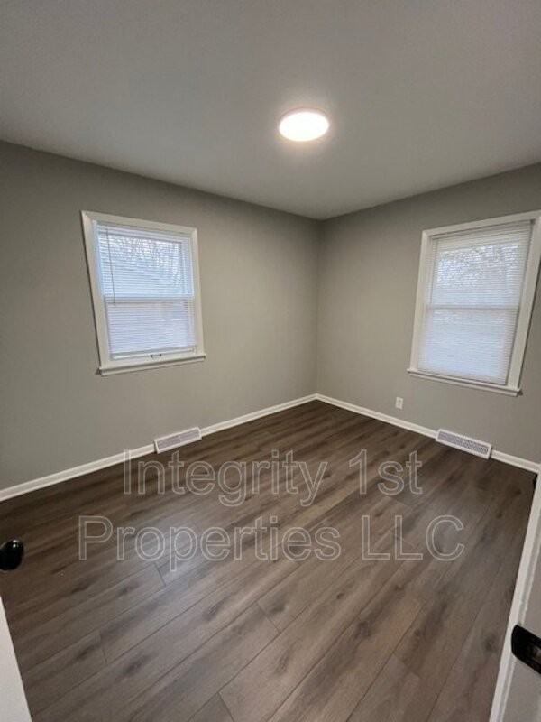 6305 N Highland Ave - Photo 3 of 15