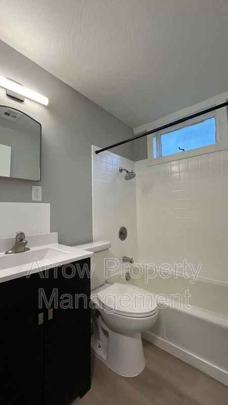 1100 S 25th St #3 - Photo 6 of 8