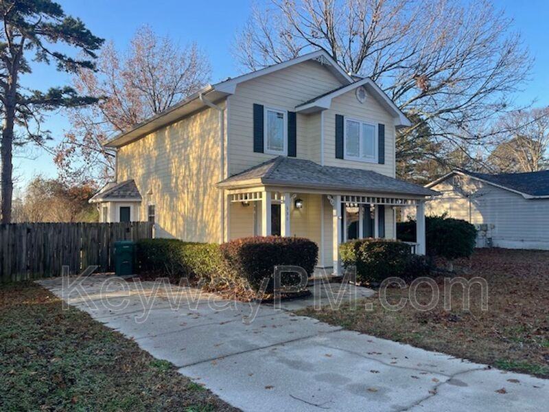 331 Avery Lndg - Photo 3 of 18