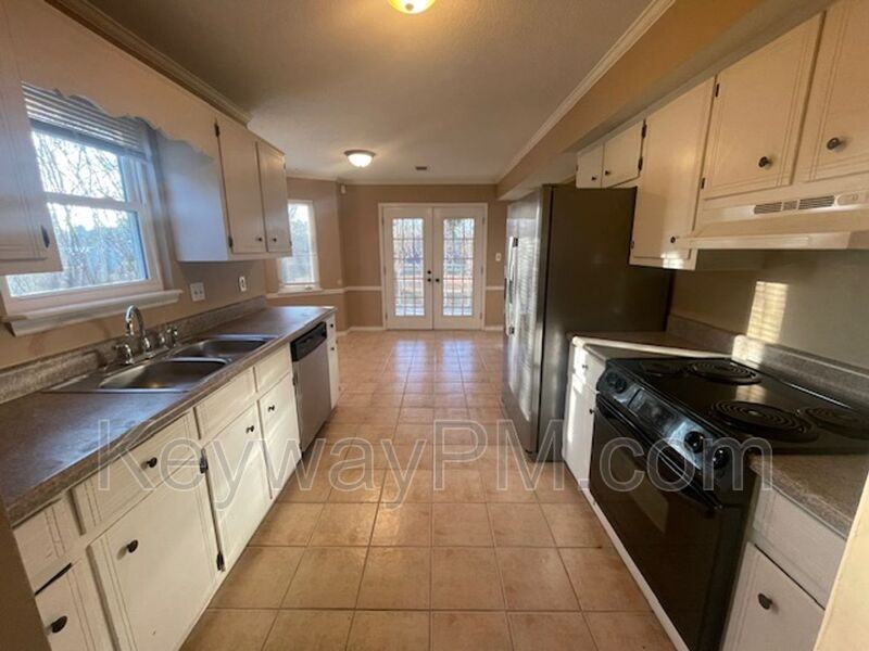 331 Avery Lndg - Photo 6 of 18