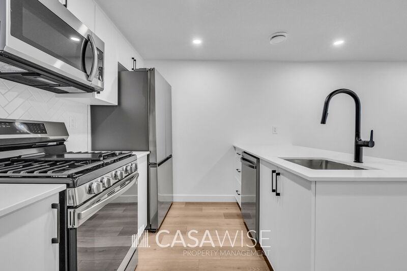 15412 96 Ave Nw #BS - Photo 3 of 13