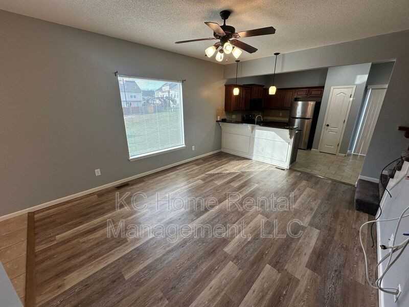 12746 New Jersey Ct - Photo 3 of 44