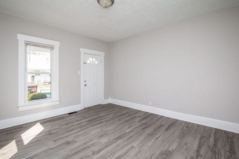 154 S Walnut St - Photo 3 of 21