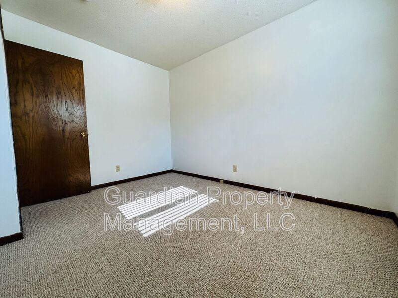 1145 1/2 N College Dr #D1 - Photo 6 of 13