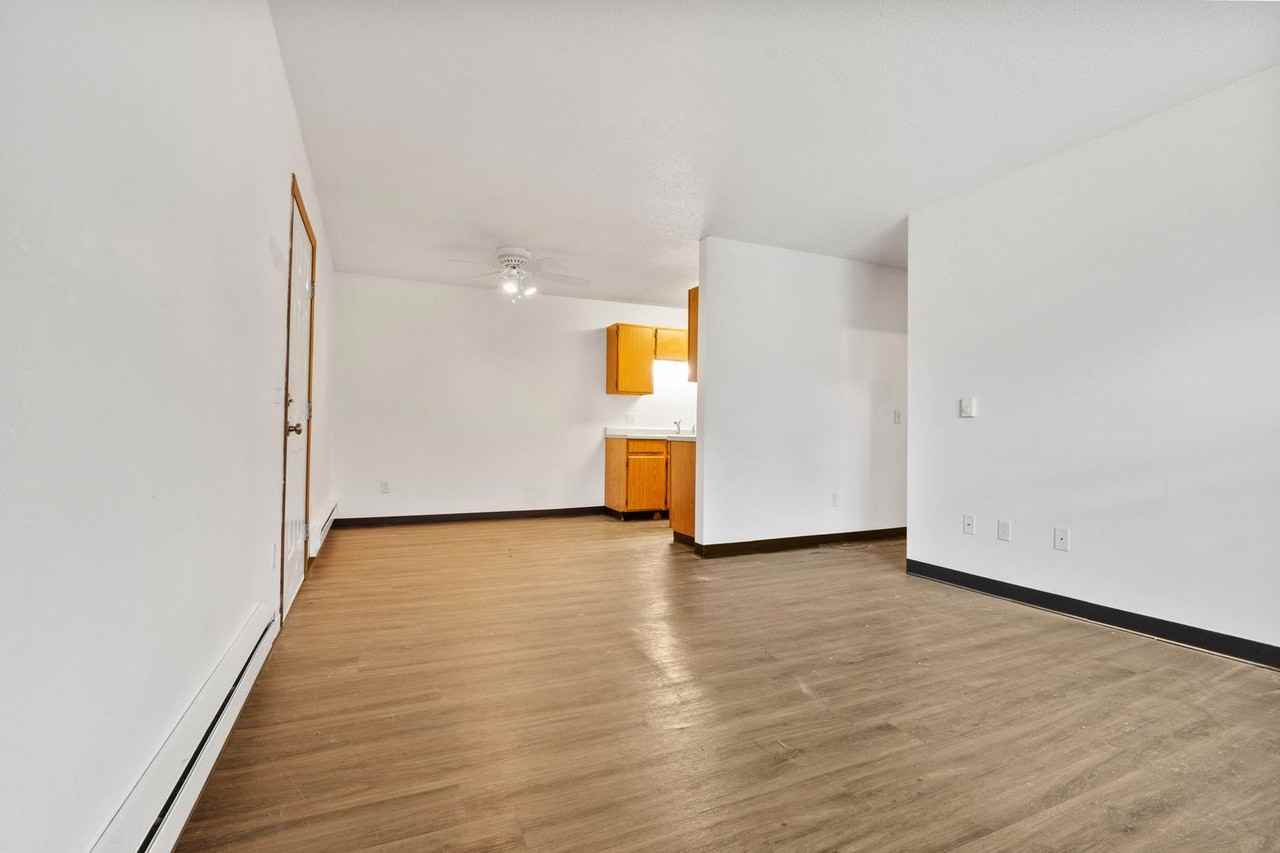 The Willow - Photo 6 of 50