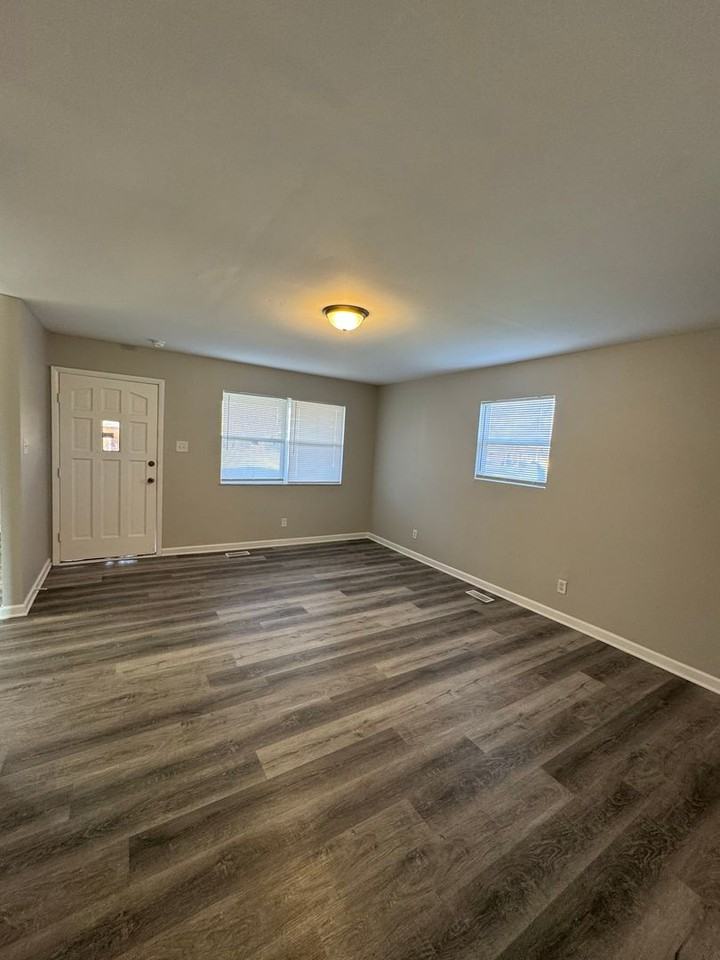 1825 Horizon Ln - Photo 2 of 13