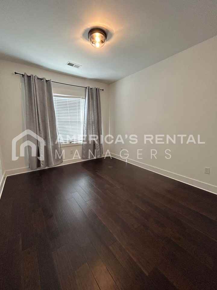 3694 Kirkstone Way - Photo 3 of 34