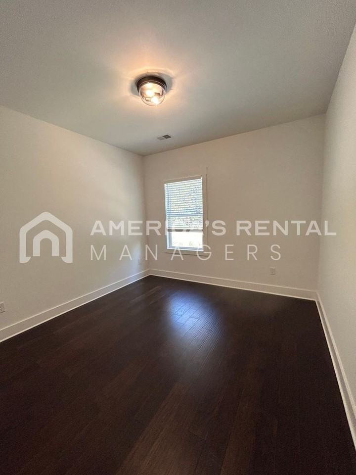 3694 Kirkstone Way - Photo 6 of 34