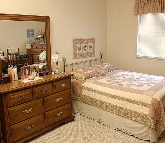 Alpine Alten Zimmer I - Photo 2 of 9