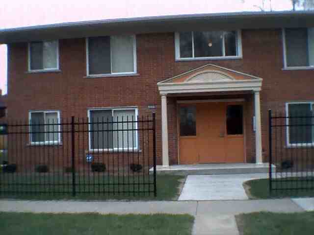 Buersmeyer Manor - Photo 3 of 6