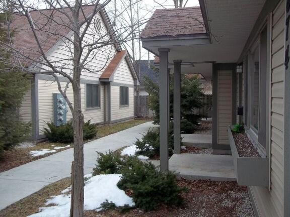 Bay Front Apartments - Photo 4 of 6