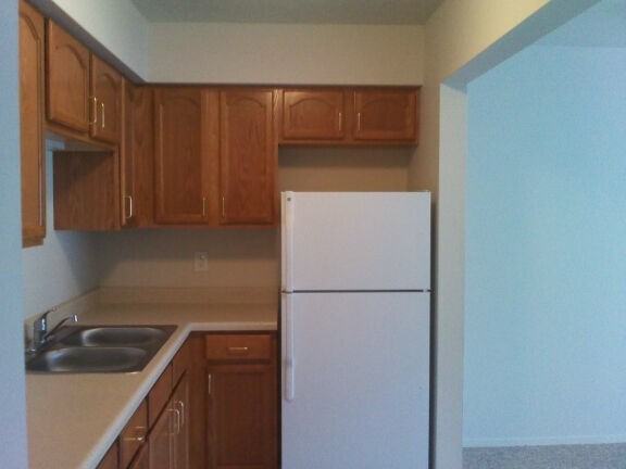 Devon Square Apartments - Photo 5 of 6