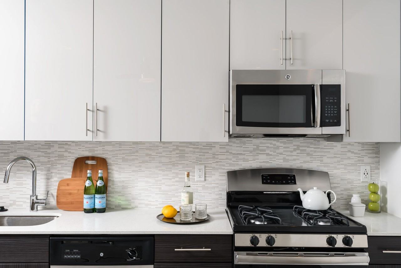 Green Valley Manor - Photo 3 of 20