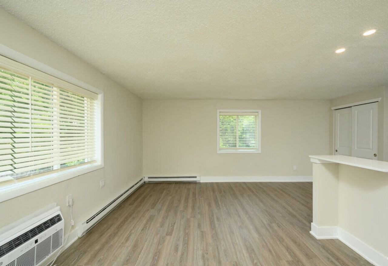 North Lane Apartments - Photo 5 of 24