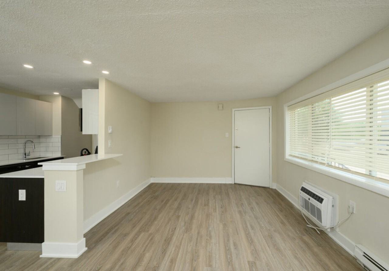 North Lane Apartments - Photo 6 of 24