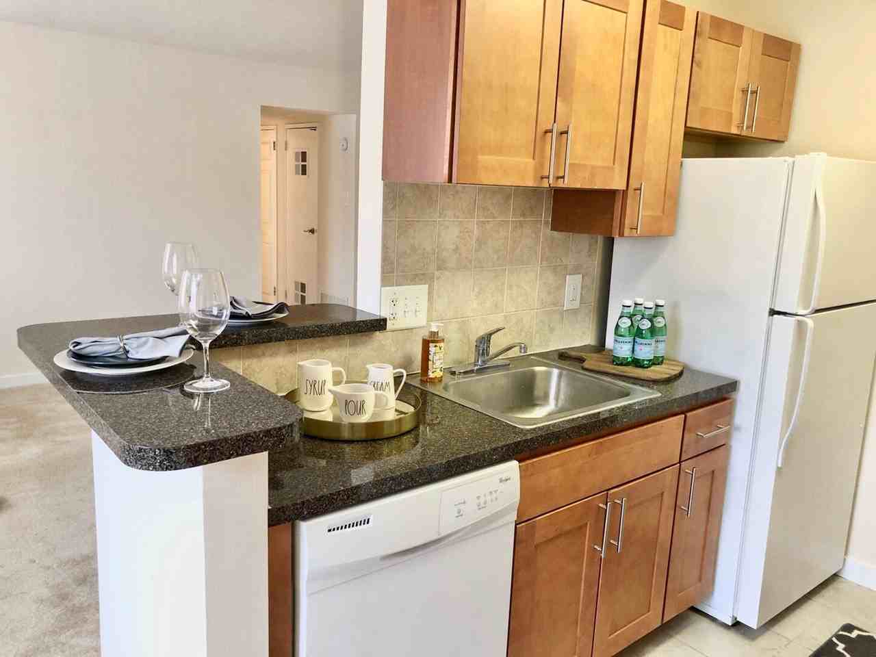 Pine Manor Apartments - Photo 4 of 21