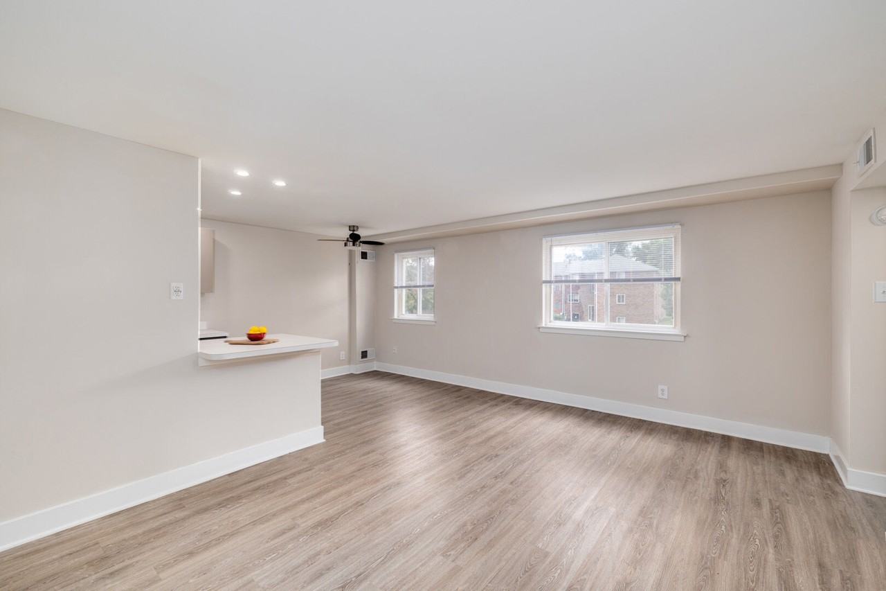 Pine Manor Apartments - Photo 6 of 21